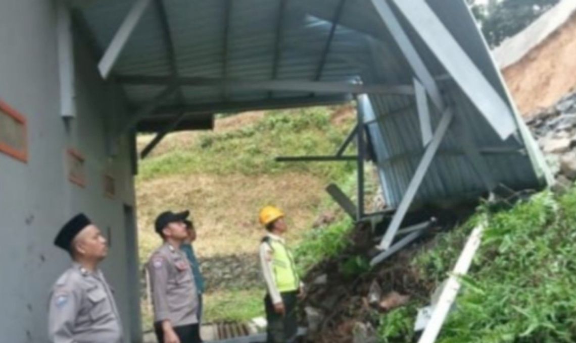 Polisi Laporkan Longsor Di Dekat Gudang Bahan Peledak PT Antam Bogor